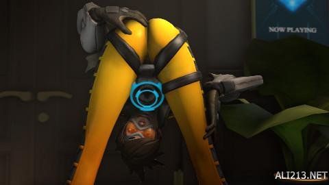 远比一纸高 远比一纸高